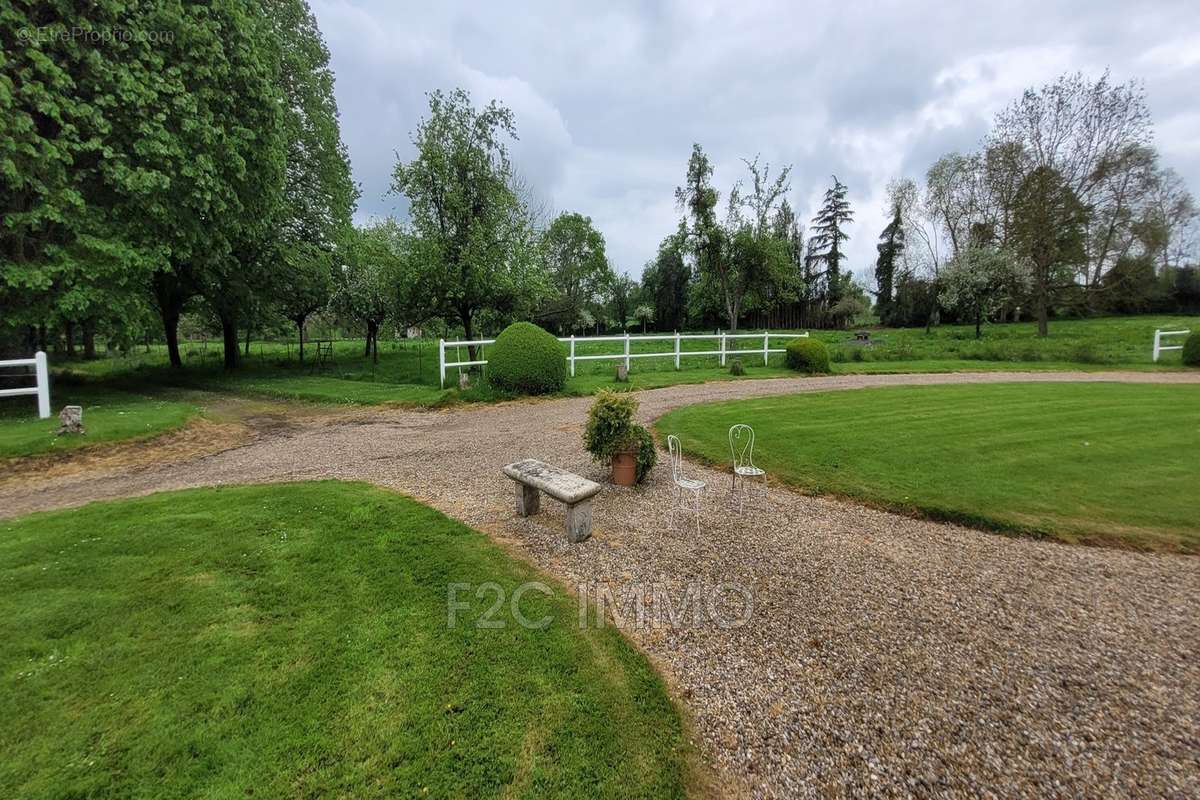 Maison à BOURG-ACHARD