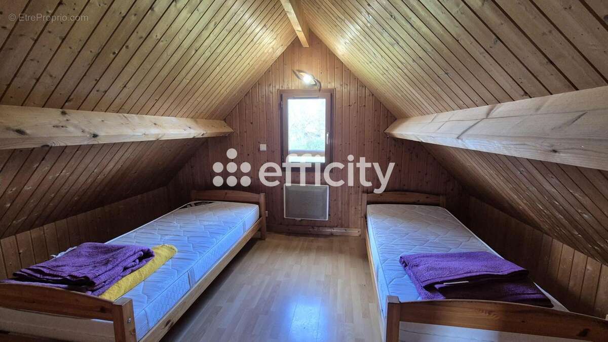 Maison à LONGUES-SUR-MER