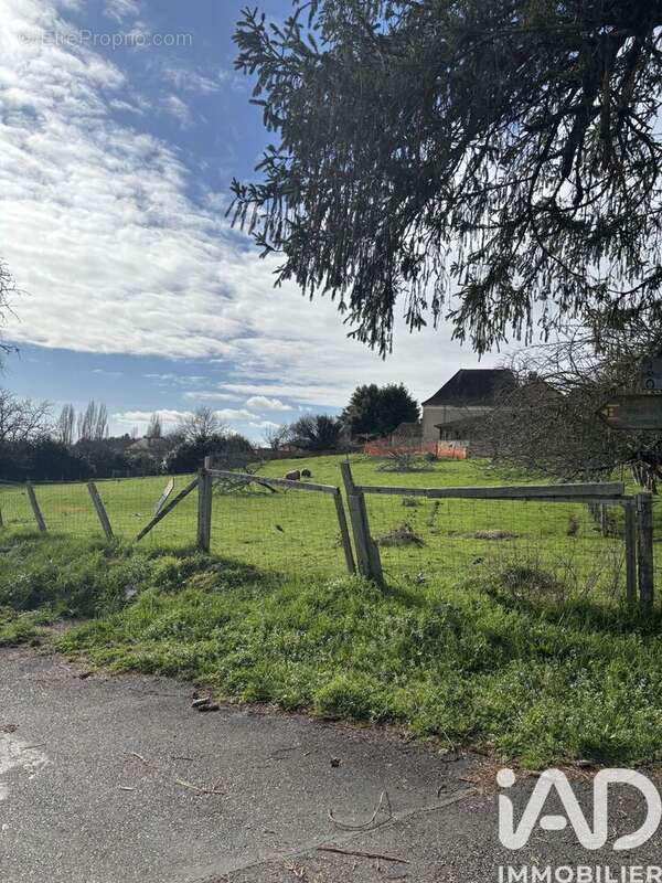 Photo 2 - Terrain à SAINT-JORY-LAS-BLOUX