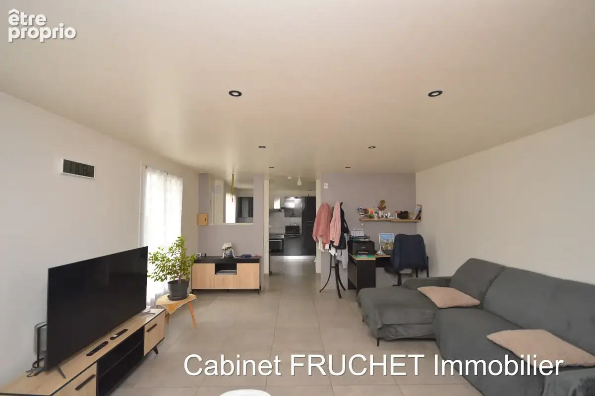 SAINT-PROUANT - Maison de plain-pied - 3 chambres - photo 2