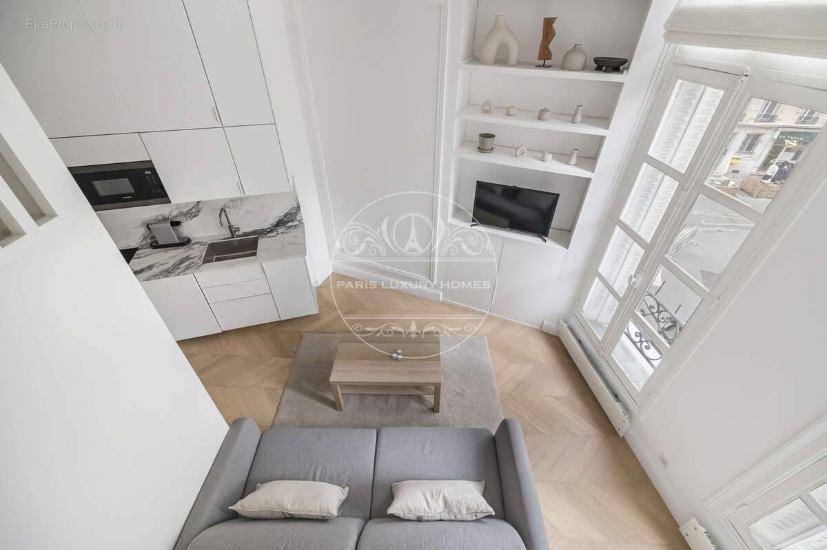 Appartement à PARIS-1E