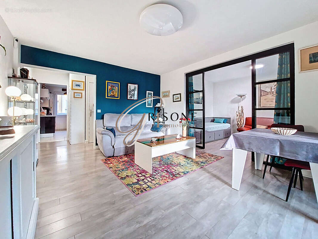 Appartement à SIX-FOURS-LES-PLAGES