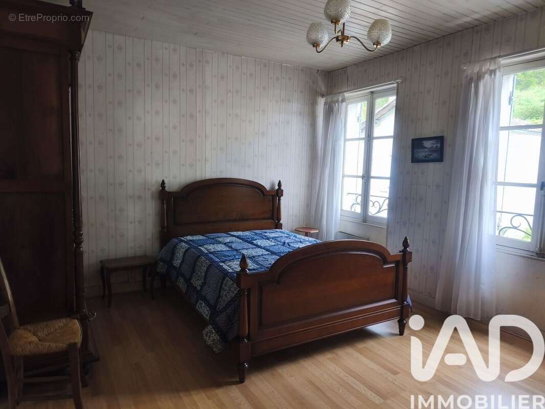 Maison 107 m² à Voulgezac  - photo 4