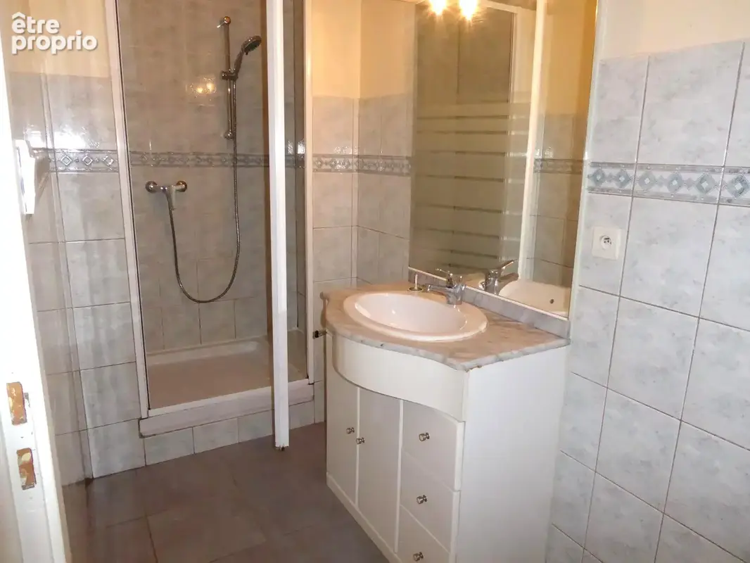 Appartement 3 pièces 81 m² à vendre à Vals-Les-Bains (07600) - photo 4