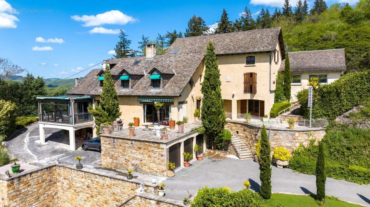 Maison à SAINT-SERNIN-SUR-RANCE