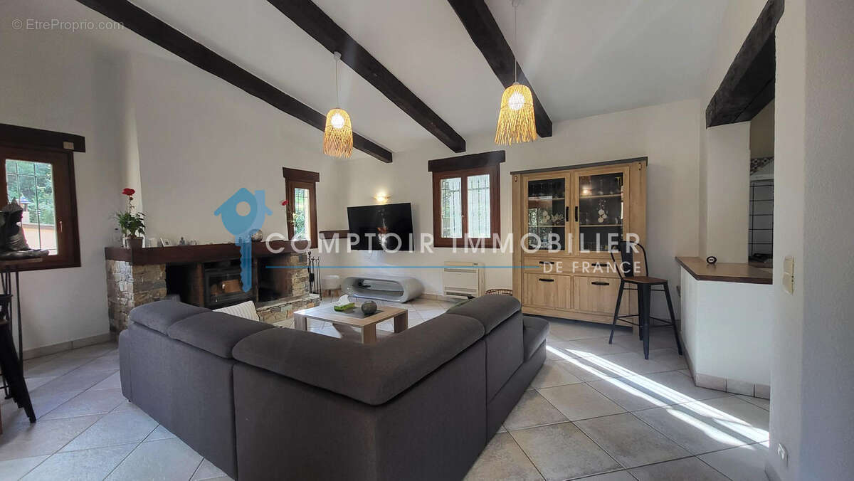 Villa P3 avec dépendance P2 au CAP CORSE sur un terrain de 1500 m2 - photo 4