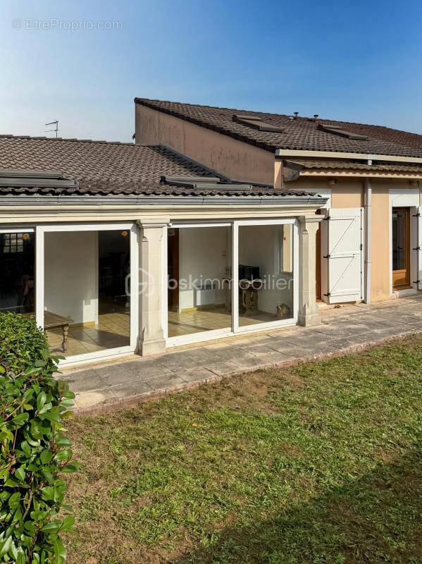 Maison à MOISSY-CRAMAYEL