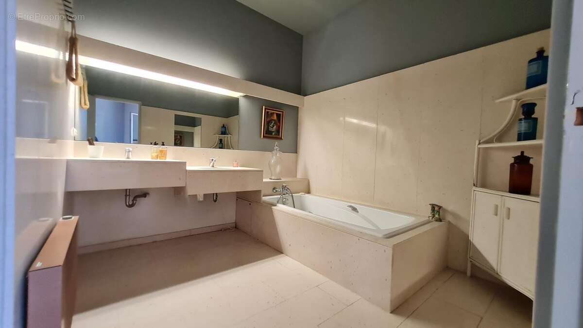 Maison à LES ANGLES