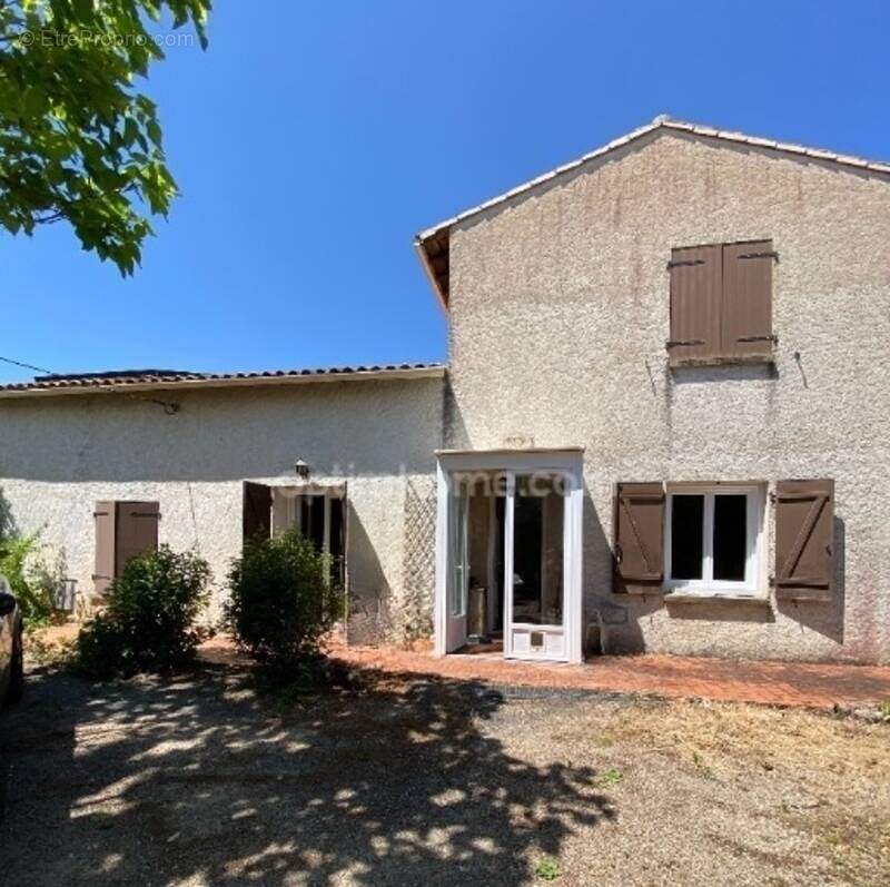 Maison à MORNAC