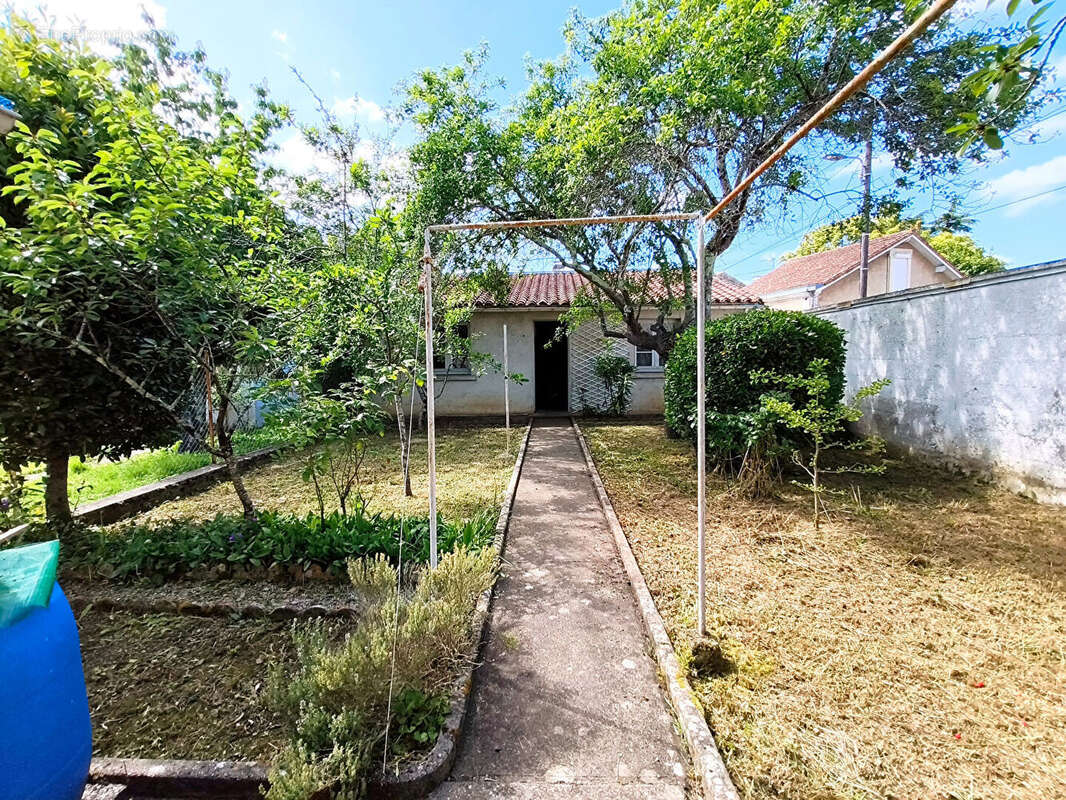 Maison à SAINTES