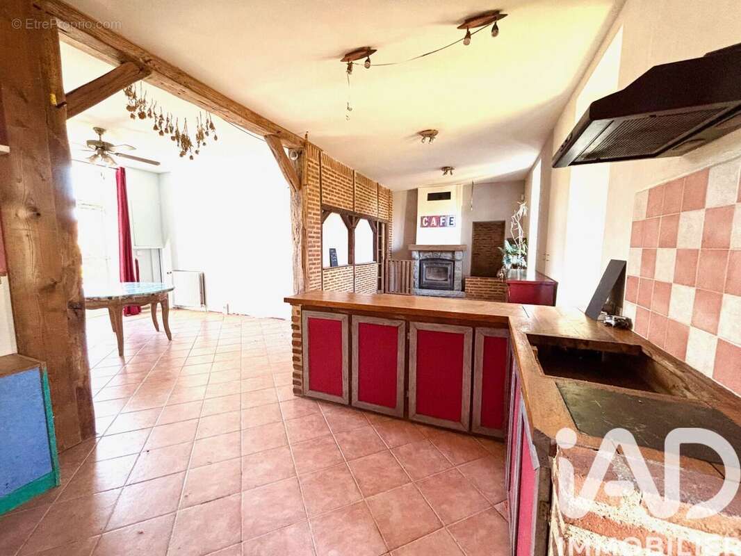 Maison 130 m² à Oulches  - photo 2