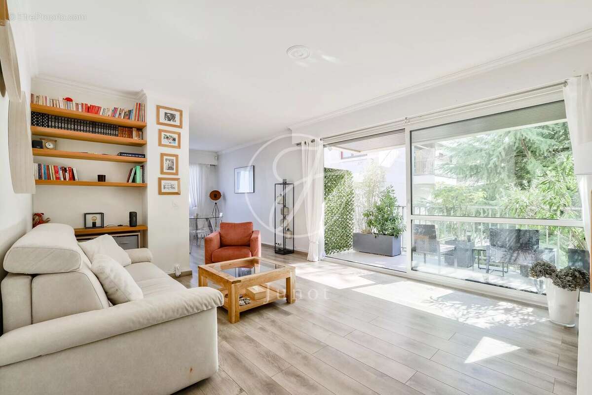 Appartement à GARCHES