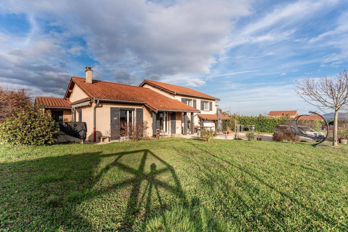 Maison à FLEURIEUX-SUR-L'ARBRESLE