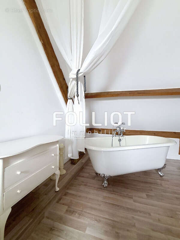 Maison à TESSY-SUR-VIRE