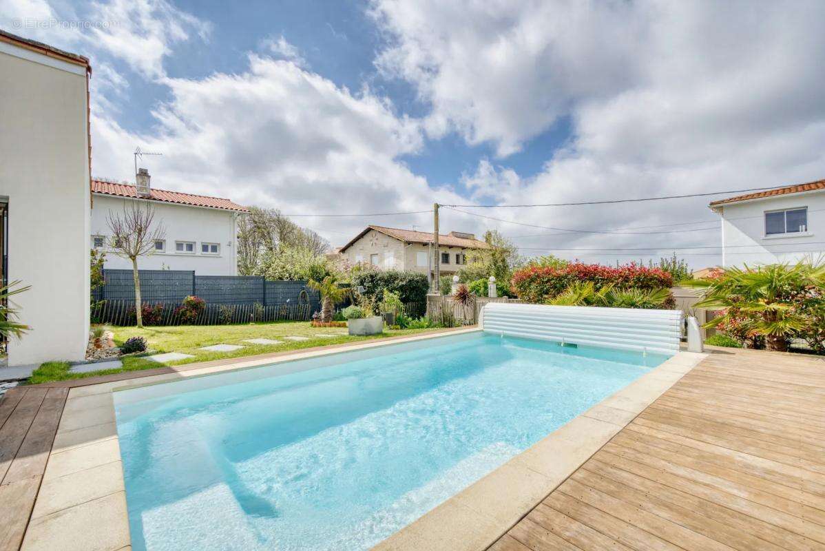 Maison à SAINT-GEORGES-DE-DIDONNE