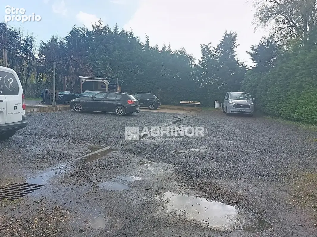 LOCAL COMMERCIAL de 384m² sur une parcelle de 2700m² - photo 11