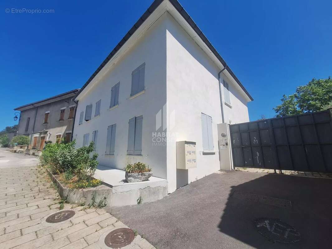 Appartement à CLAIX