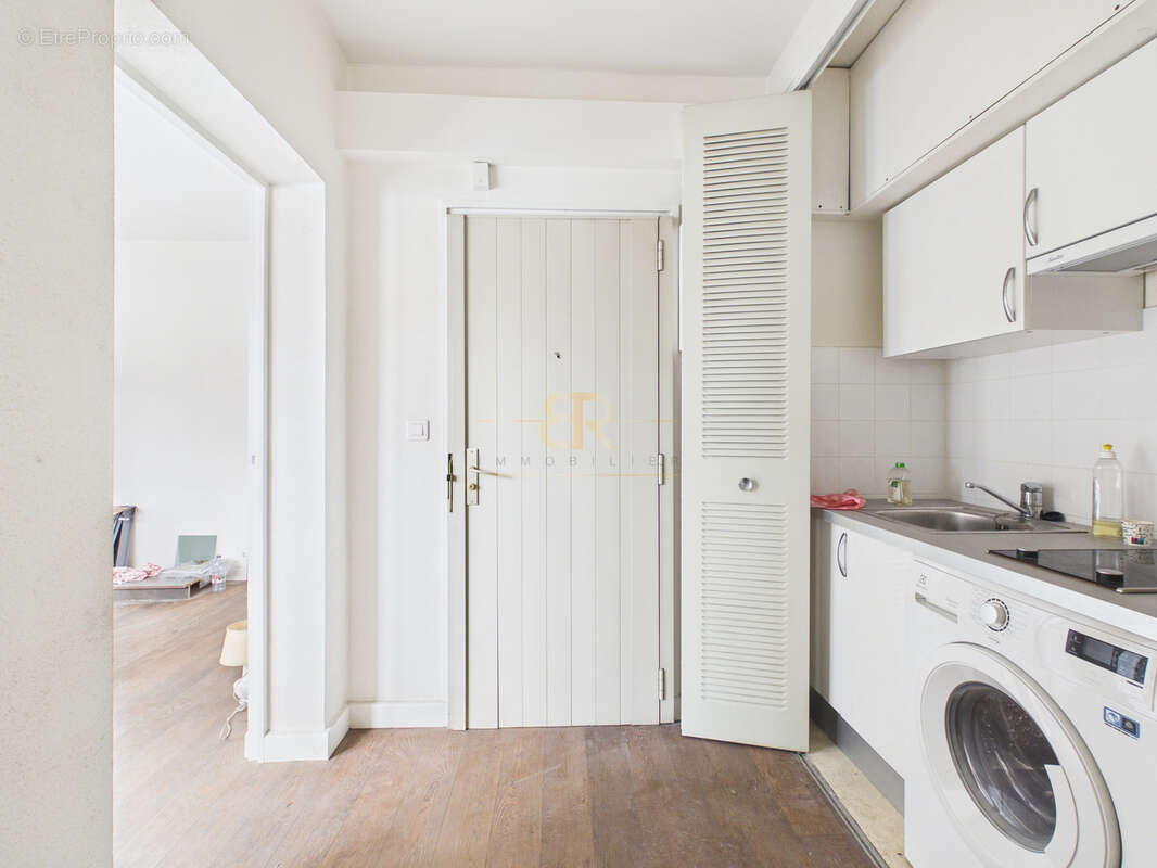 Appartement à PARIS-8E