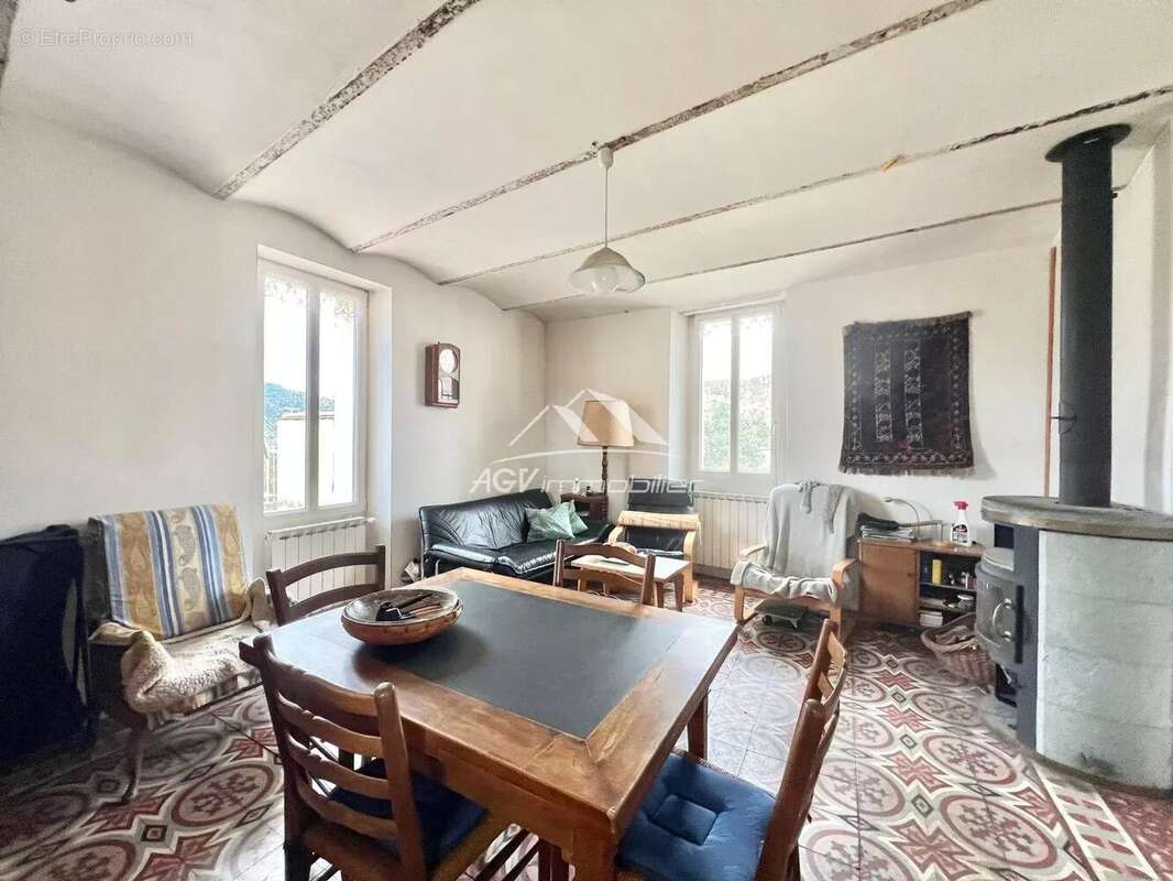 Maison à LAVAL-PRADEL