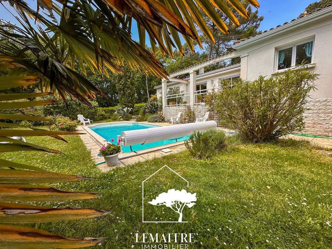 Maison à LES MATHES