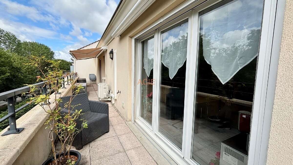 Appartement à LOUVRES