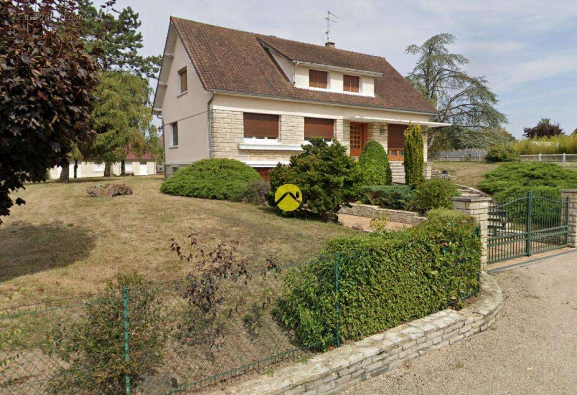 Maison à VILLEBOUGIS