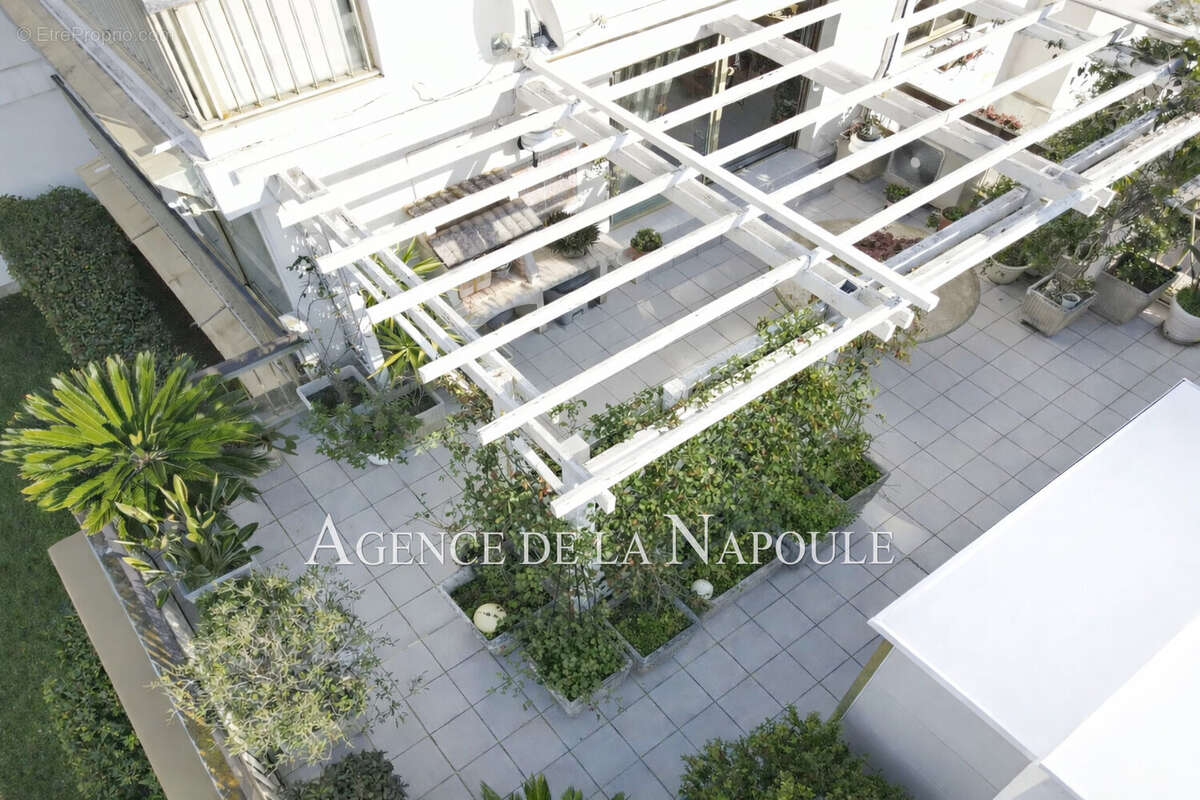 Appartement à MANDELIEU-LA-NAPOULE