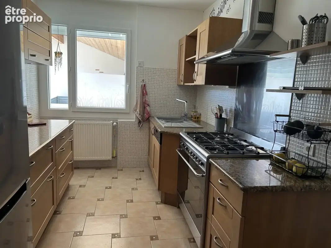 Maison T6 avec dépendances - photo 3
