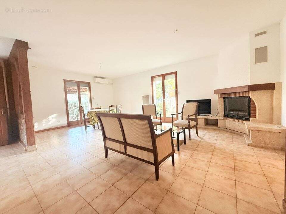 Maison à VILLENEUVE-LES-MAGUELONE