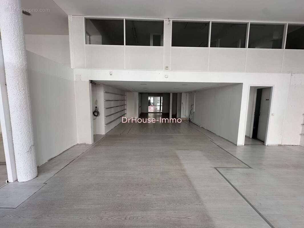 Commerce 265 m² à Grenoble  - photo 8
