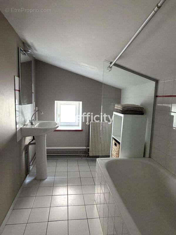 Appartement à COGNY
