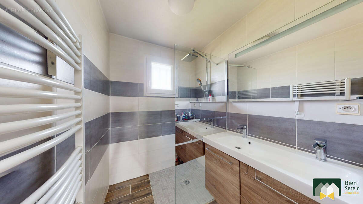 Maison à BERCHERES-SAINT-GERMAIN