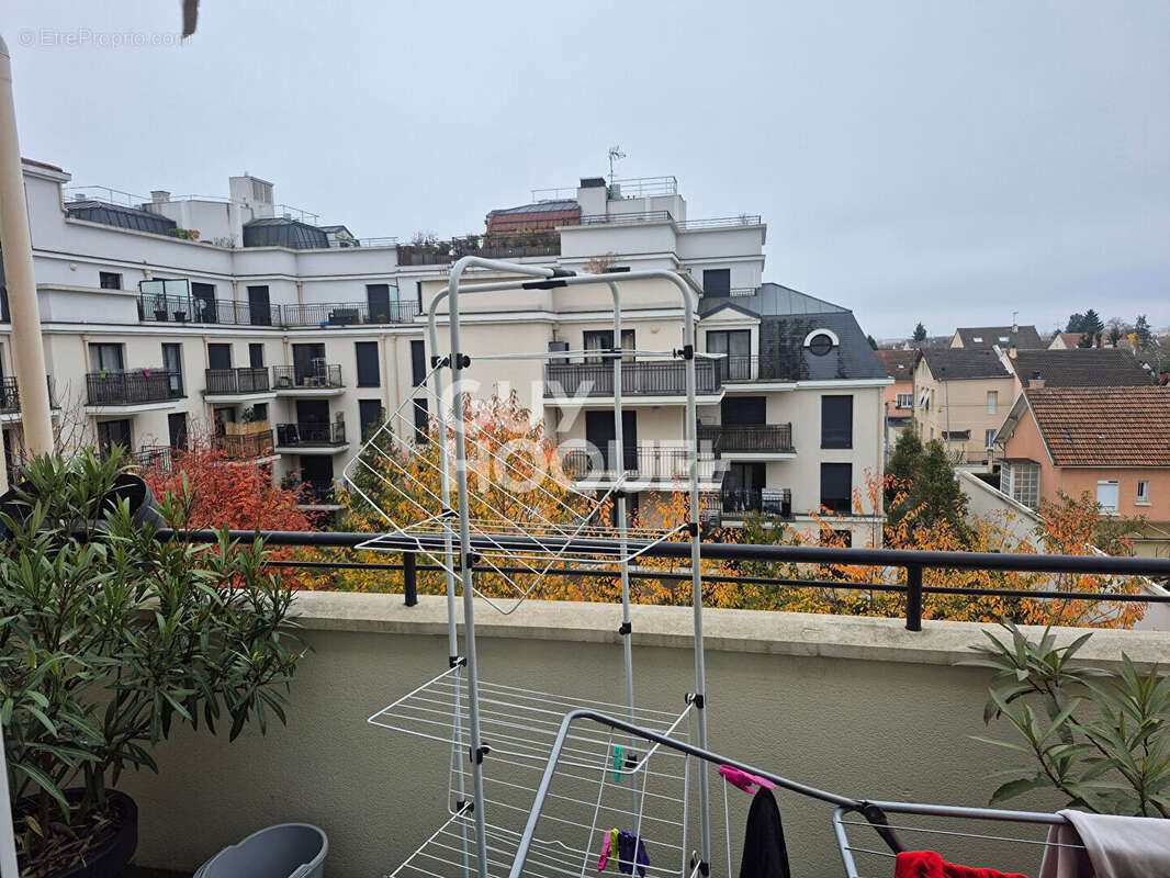 Appartement à LE BLANC-MESNIL