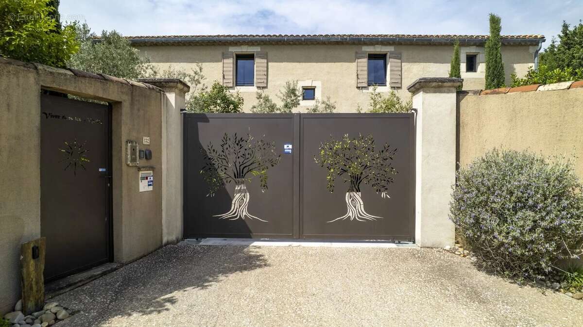 Maison à EYGALIERES