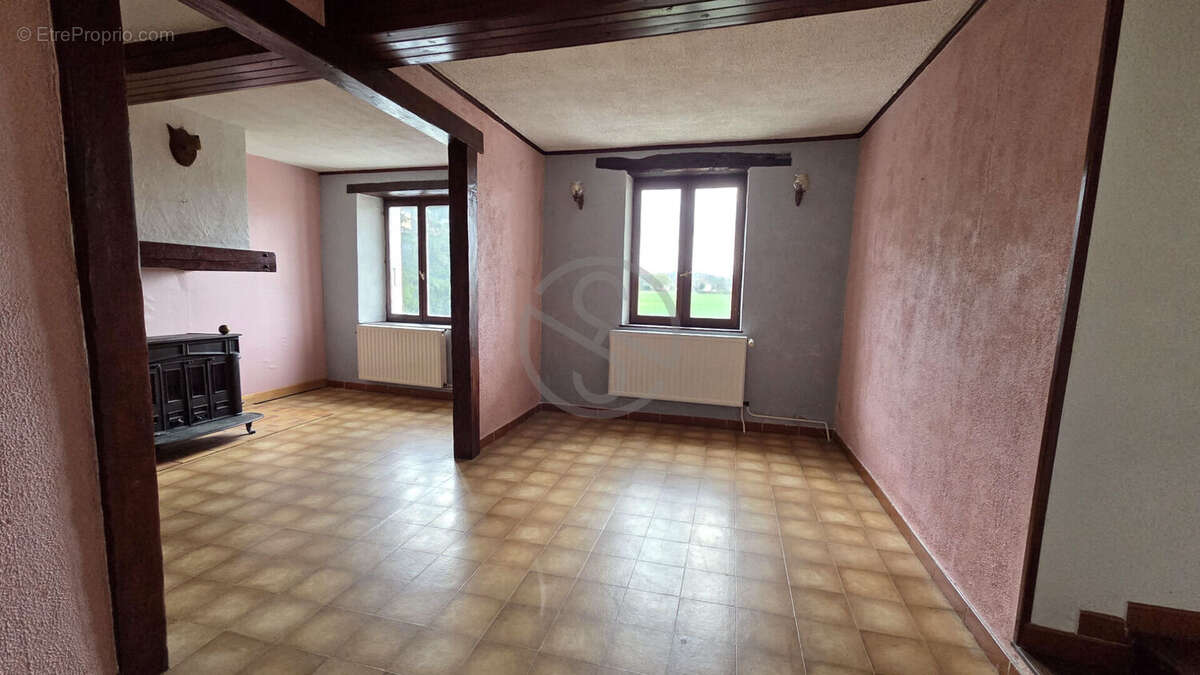 Maison à LA FRETTE