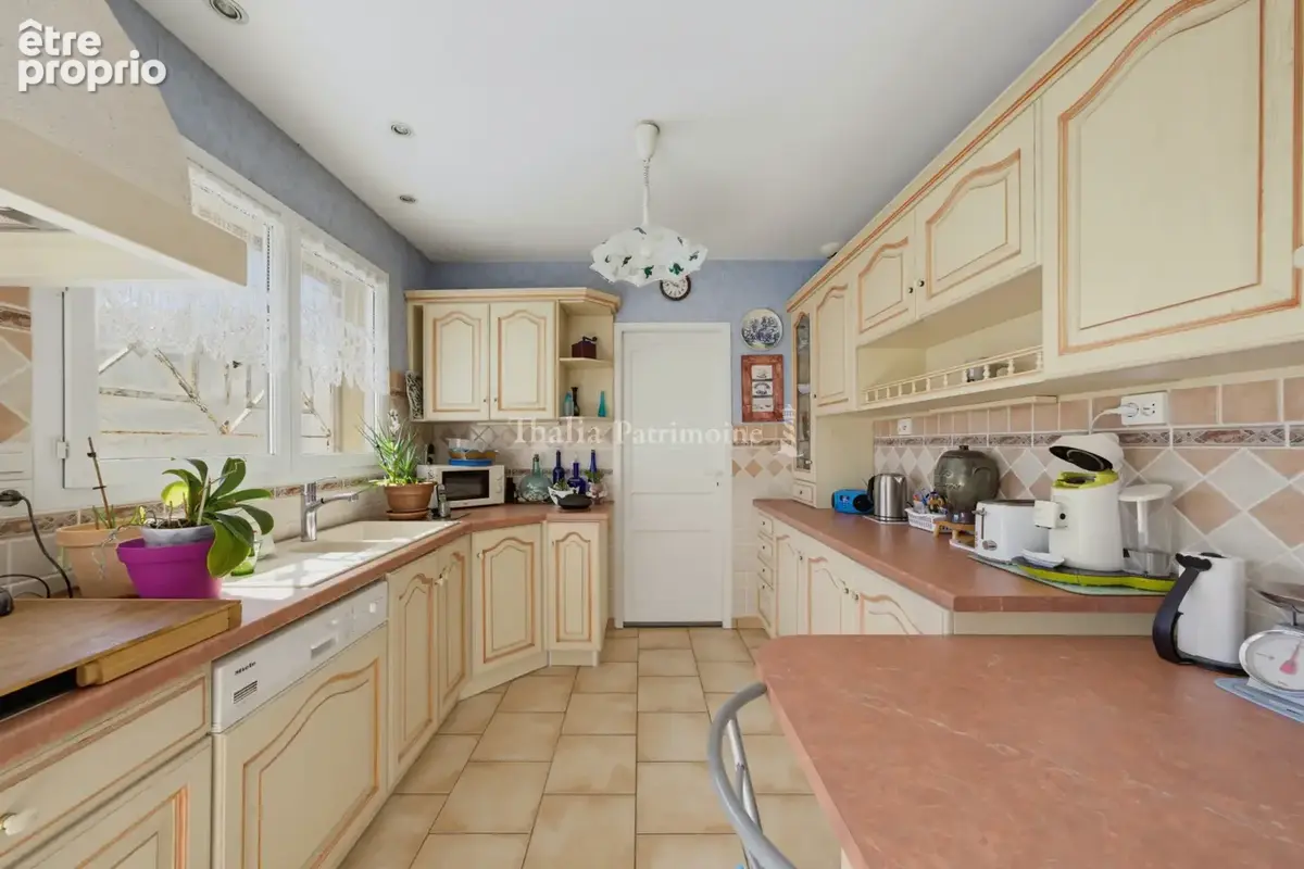 Lanton   Maison avec dépendance et terrain de plus de 1000 m2 à proximité du Bassin - photo 9