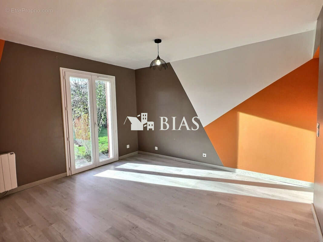 Maison à BOURNAINVILLE-FAVEROLLES