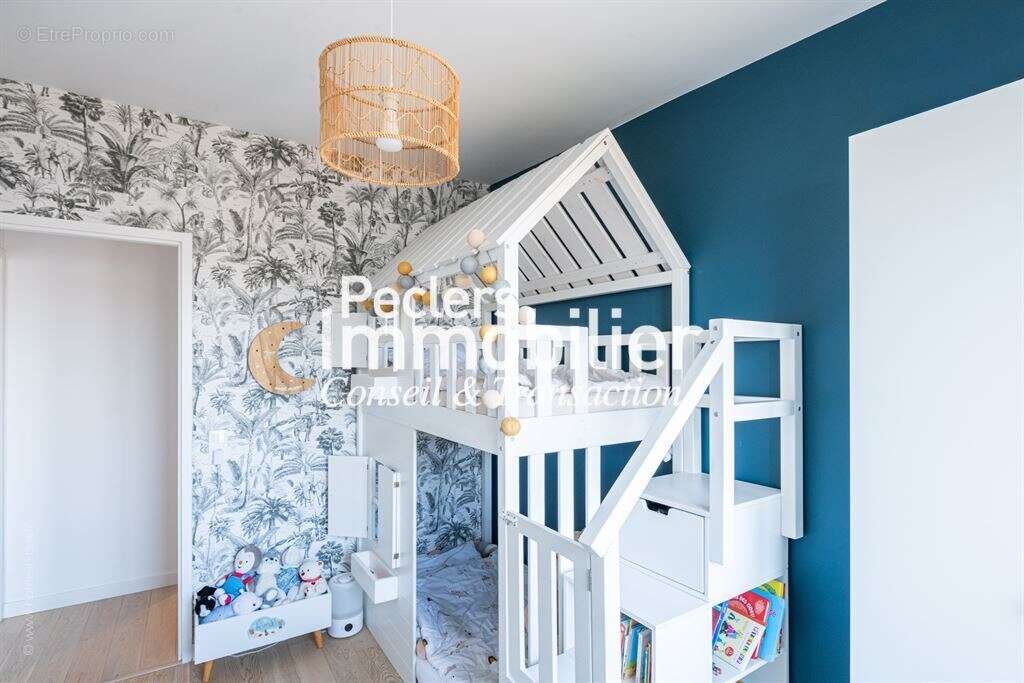 Appartement à SURESNES