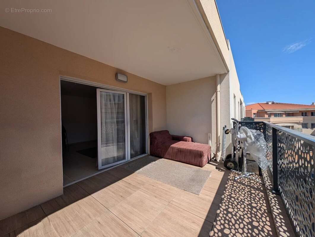 Appartement à SAINT-LAURENT-DU-VAR