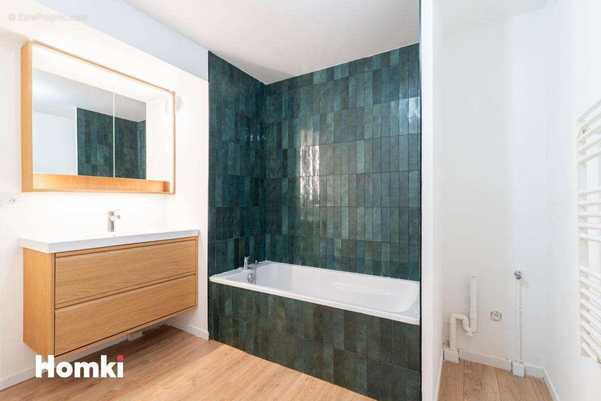 Appartement à MARSEILLE-5E