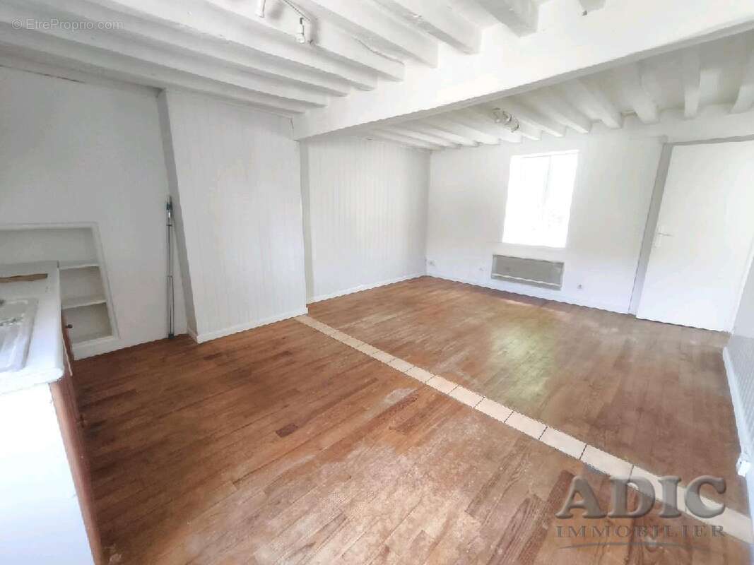 Appartement à VER-SUR-LAUNETTE