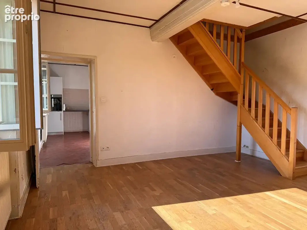 Saint Germain Nuelles - Maison en pierres à rénover avec cour et dépendances - photo 6