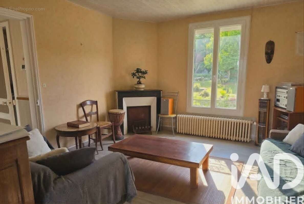 Maison 72 m² à La Celle-Saint-Cyr  - photo 8