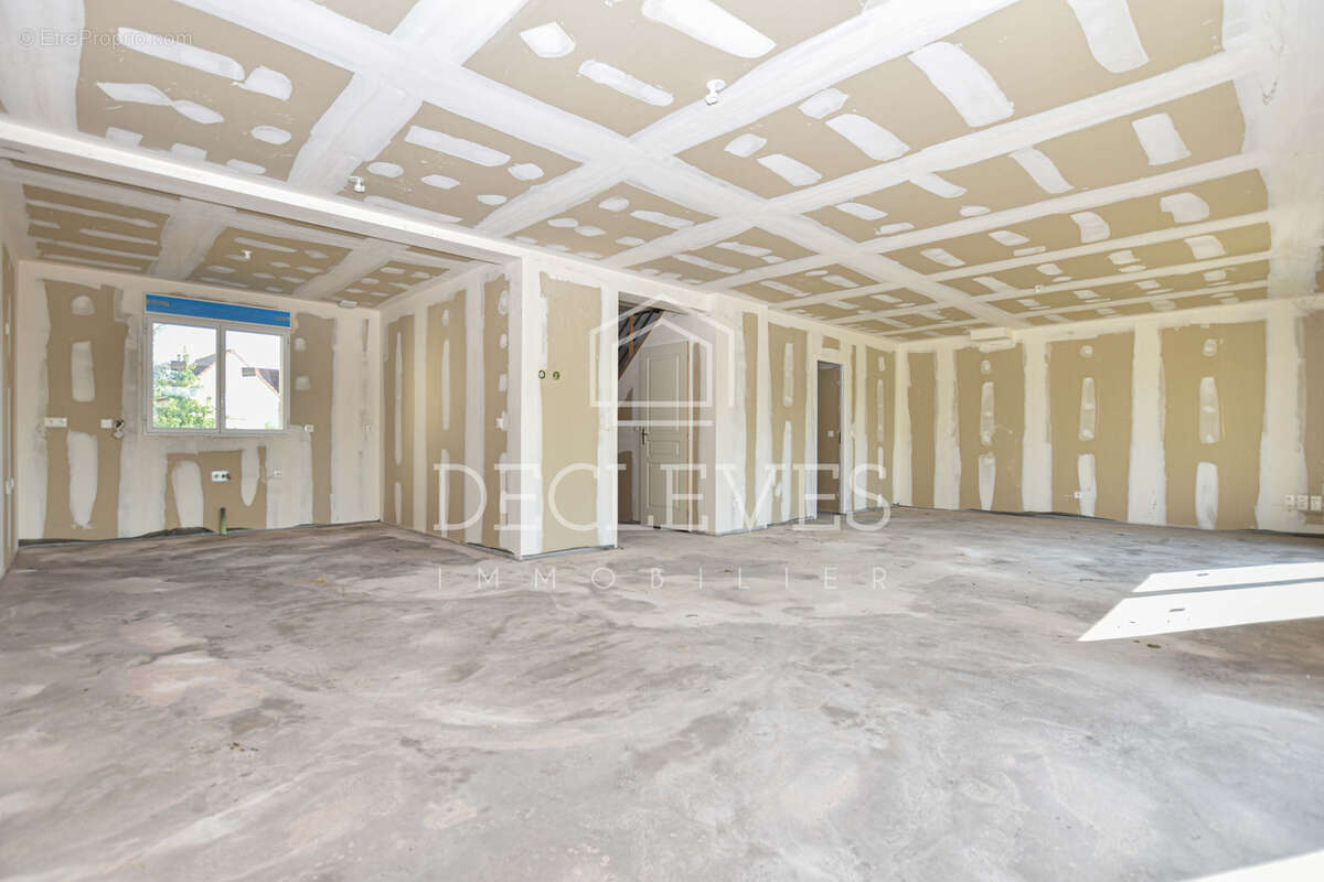 Maison Neuve de 150 m2 - 5 chambres et Sous-sol total -  Morainvilliers - - photo 5