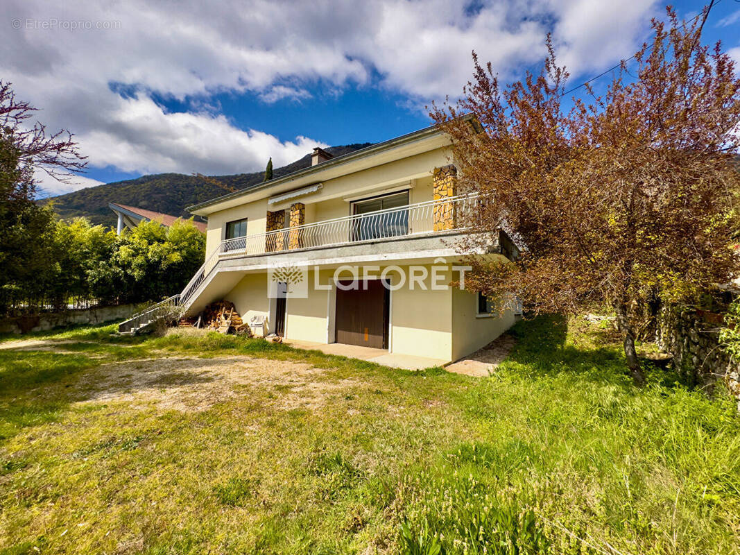 Maison à LA TRONCHE