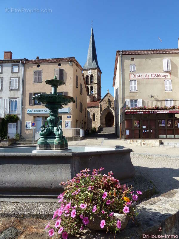 Appartement à SAUXILLANGES