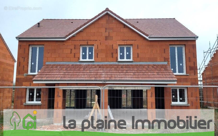 Maison à COLLEVILLE-MONTGOMERY