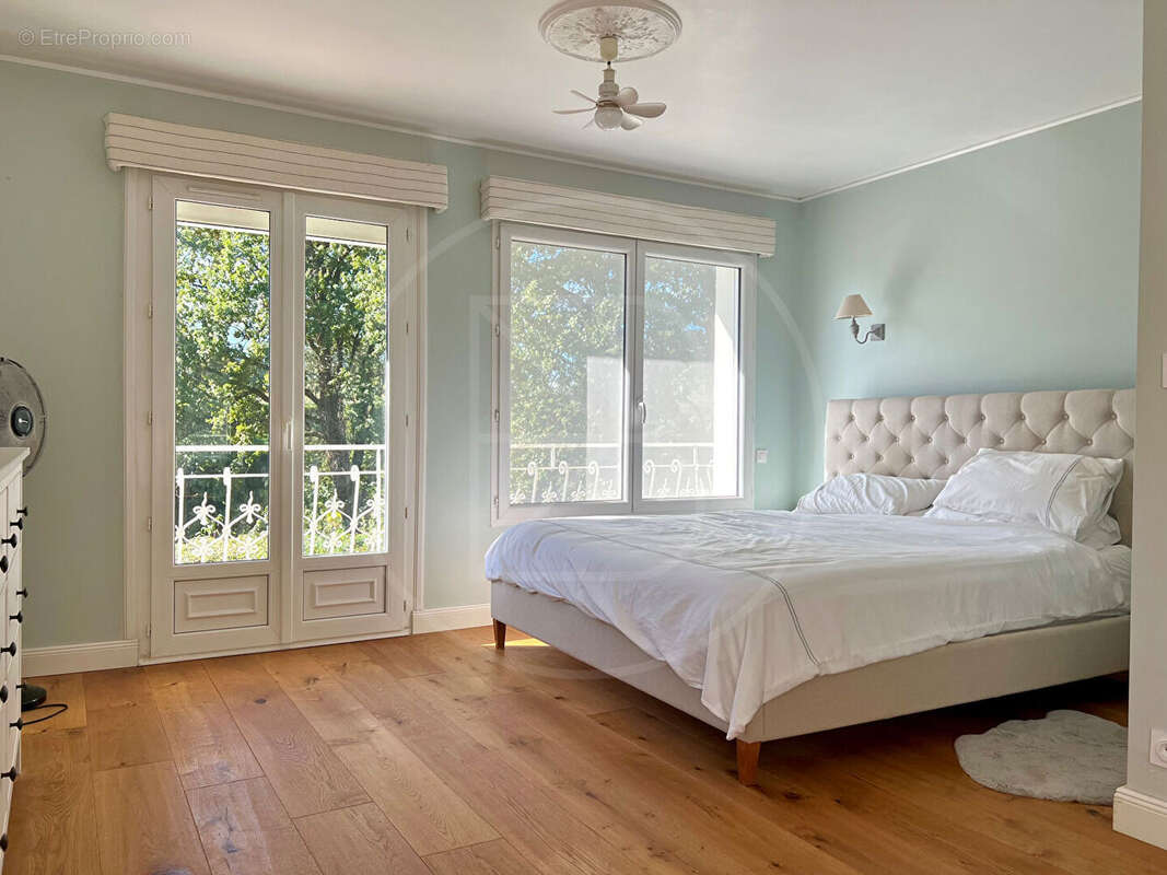 Maison à SAINT-EMILION