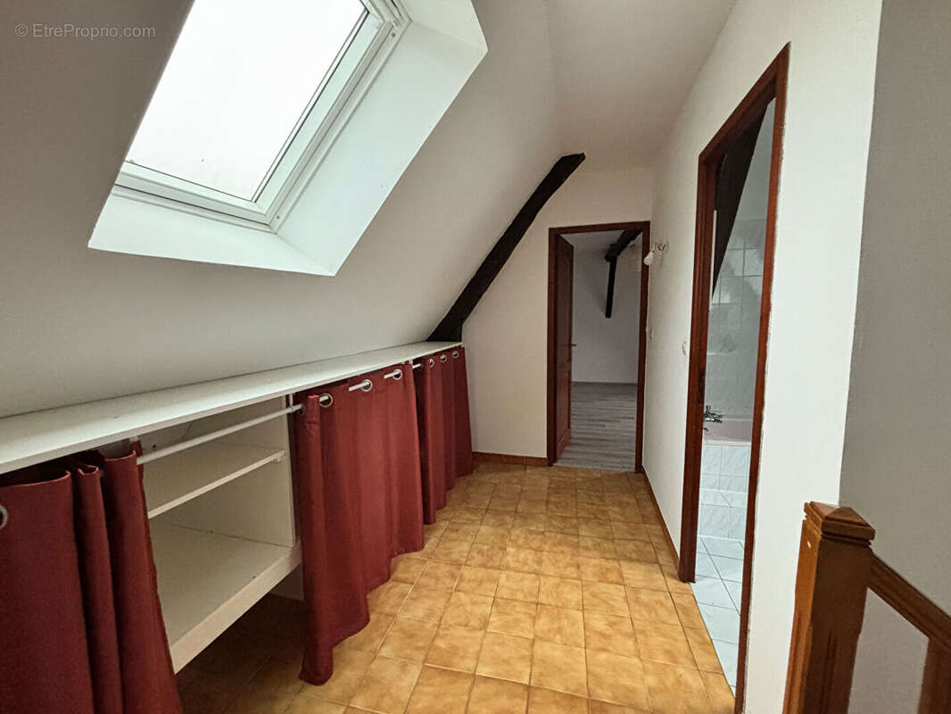 Maison à LEVES