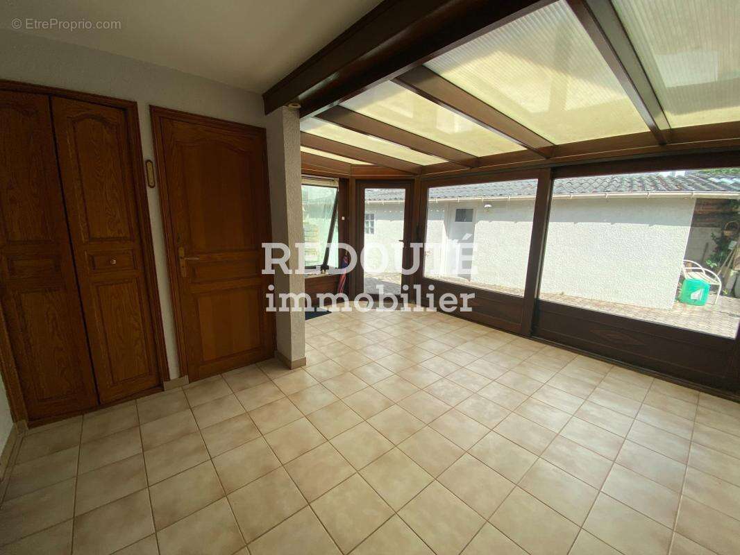 Rethel – maison familiale 6 pièces – 4 chambres – garage – jardin - photo 4